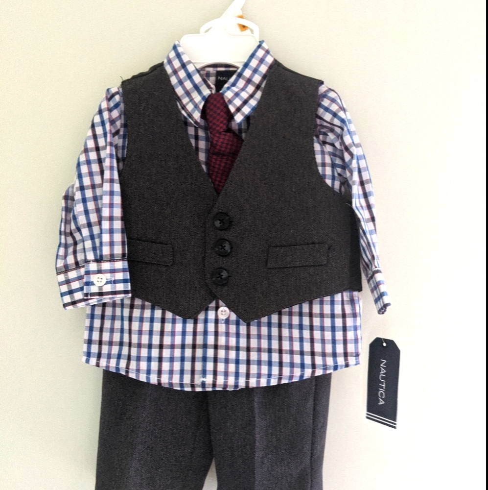 Nautica 4 piece vest set (0/3) months